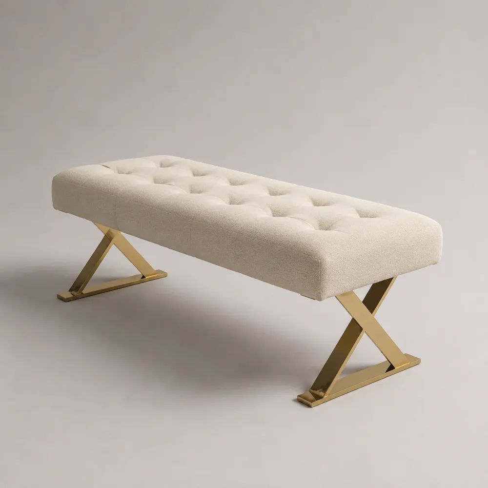 Panca fondoletto rettangolare imbottita in tessuto crema con gambe a X in metallo dorato, 120 x 40 x 45 cm